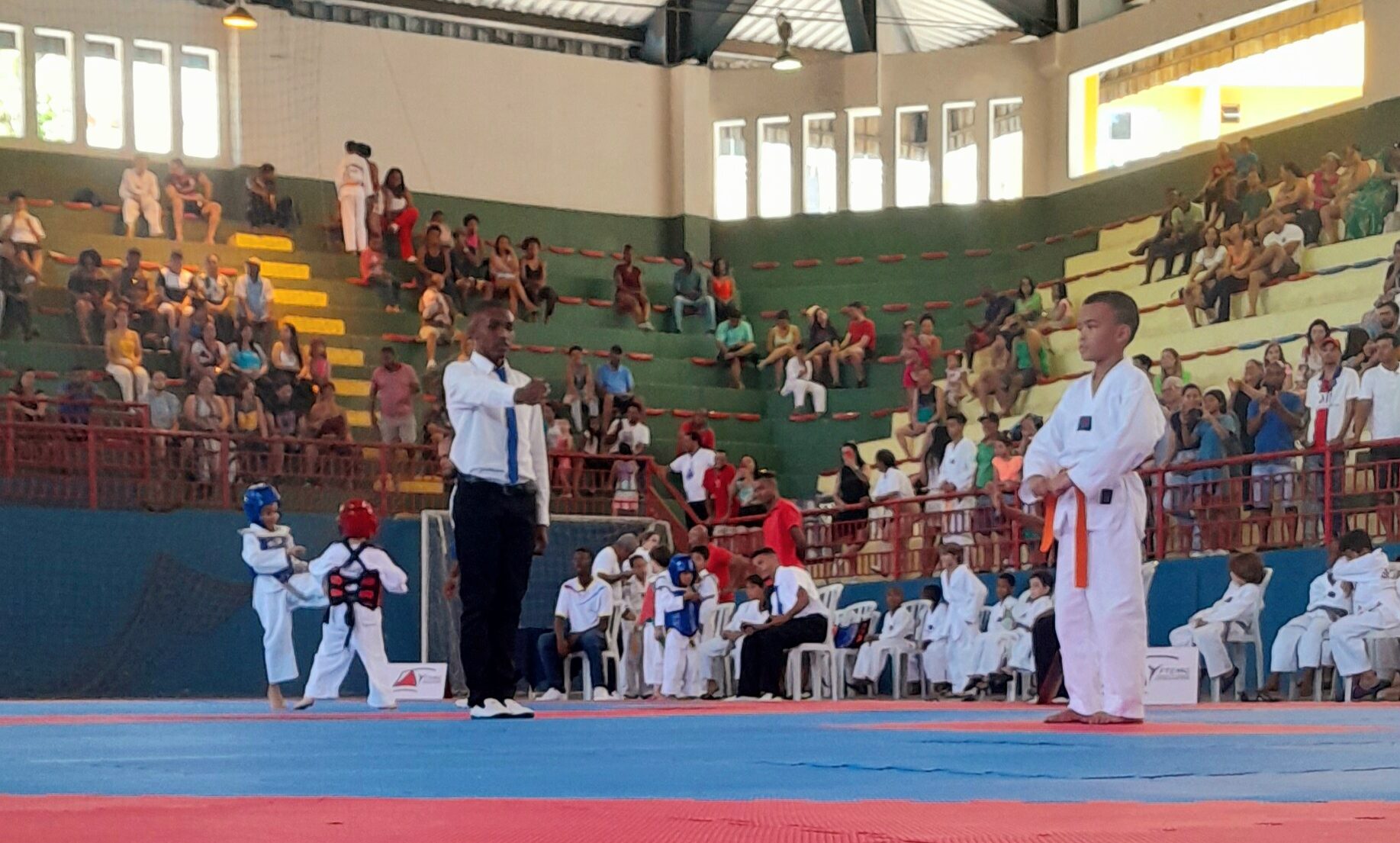 1ª Copa Crianças do Amanhã de Taekwondo reúne mais de 200 atletas em Itabira; confira a galeria de fotos