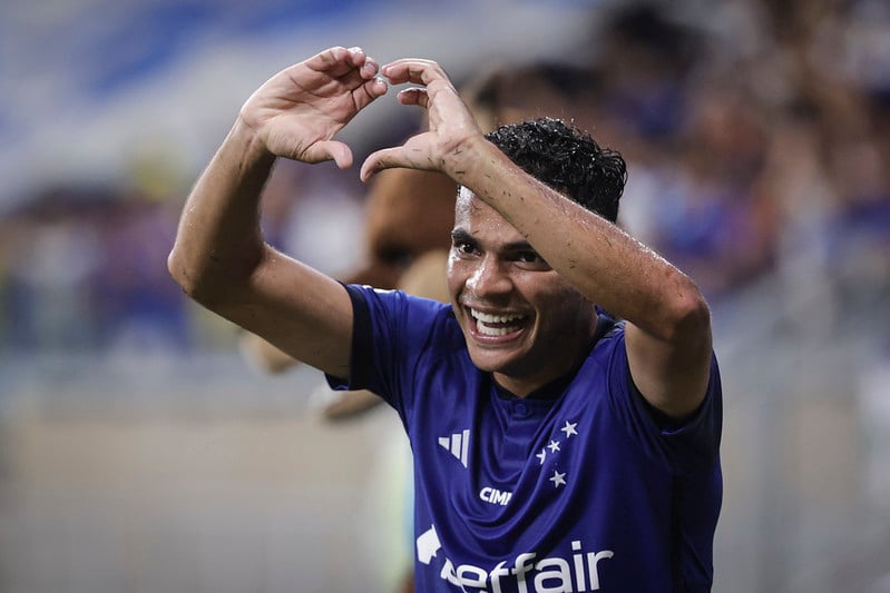 Com apoio do torcedor, Cruzeiro recebe CAHP no Mineirão; Rádio Caraça FM transmite o duelo