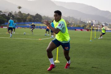 Família de Endrick vive expectativa de 1º jogo pela seleção no Brasil