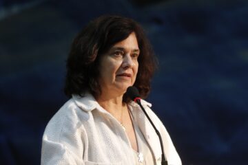 Ministra da Saúde sai fortalecida após reunião com Lula nesta terça-feira