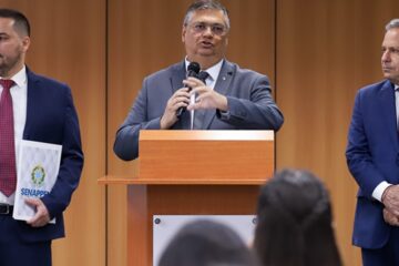 Dino apresenta a Lula plano contra crime organizado