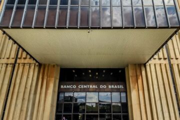 Mercado financeiro estima inflação de 4,99% em 2025, prevê Banco Central
