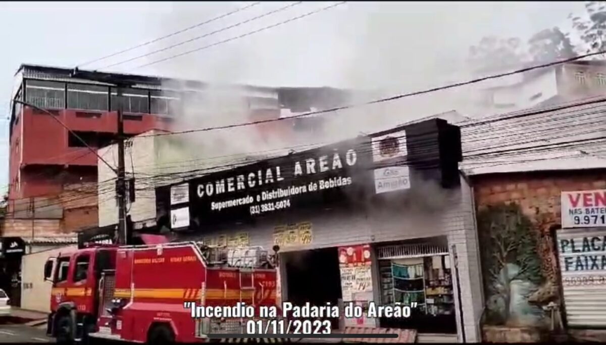 Incêndio criminoso atinge supermercado no bairro Areão, em Itabira