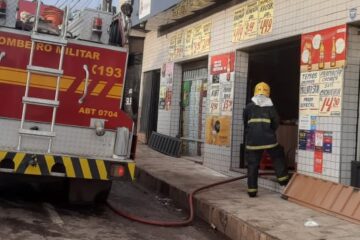 Itabira: indivíduos arrombaram e furtaram supermercado no Areão antes de atear fogo