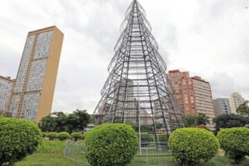 Decoração de Natal em BH terá árvore gigante na Praça Raul Soares