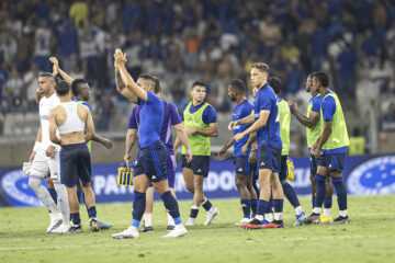 Mesmo sem vitória na rodada, Cruzeiro vê chances de rebaixamento diminuírem