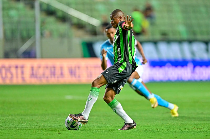 Juninho assume que jogadores do América receberam oferta para vencer o Bahia