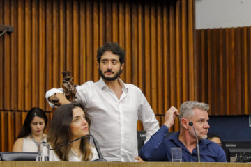 Câmara de BH arquiva processo de cassação contra Gabriel Azevedo mas aceita nova denúncia sobre vereador
