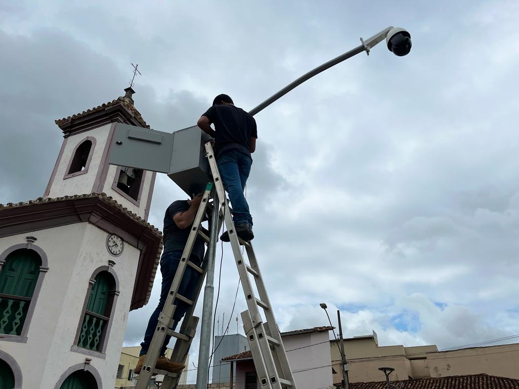 Prefeitura inicia instalação de câmeras de videomonitoramento em São Gonçalo