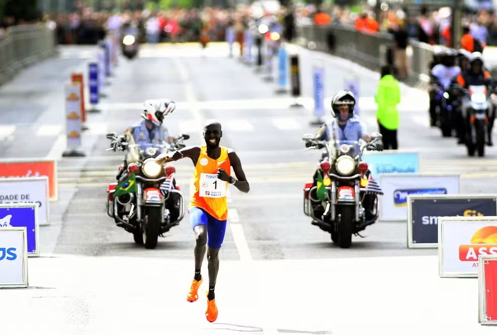 São Silvestre 2023: Timothy Kiplagat vence no masculino e Catherine Reline é bi no feminino