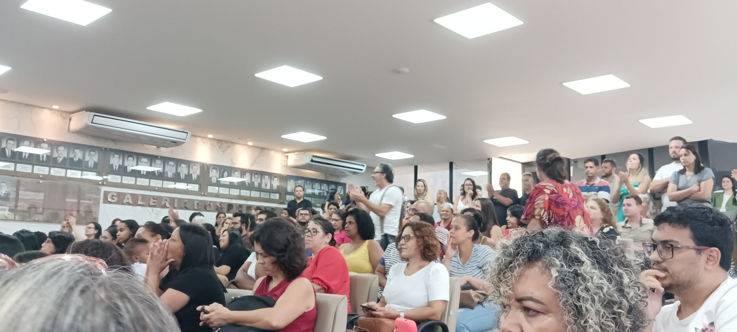 Plano de cargos e salários é aprovado com emendas em segundo turno pela Câmara