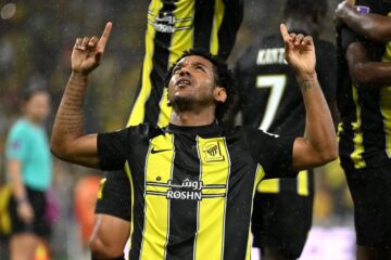 Romarinho faz 33 anos com gol, Benzema também marca e Al-Ittihad abre Mundial com fácil vitória