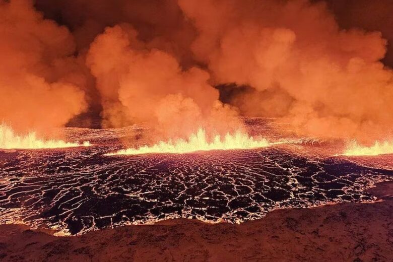 Vulcão entra em erupção ao sudoeste da Islândia