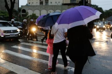 Inmet emite alerta de chuvas fortes para todos os municípios de Minas Gerais