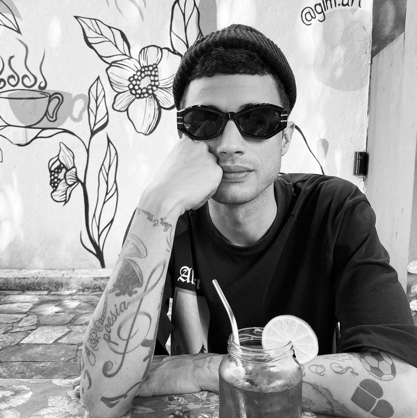 Thiago SKP comemora 10 anos de carreira com show na Praça Acrísio 