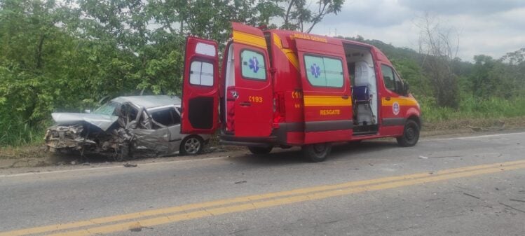 Duas pessoas morrem em colisão frontal na BR-381, em Ipatinga