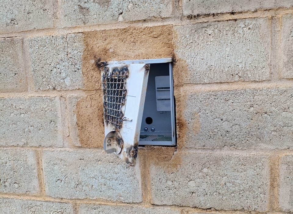 Painel de leitura de reservatórios do Fênix é alvo de vandalismo