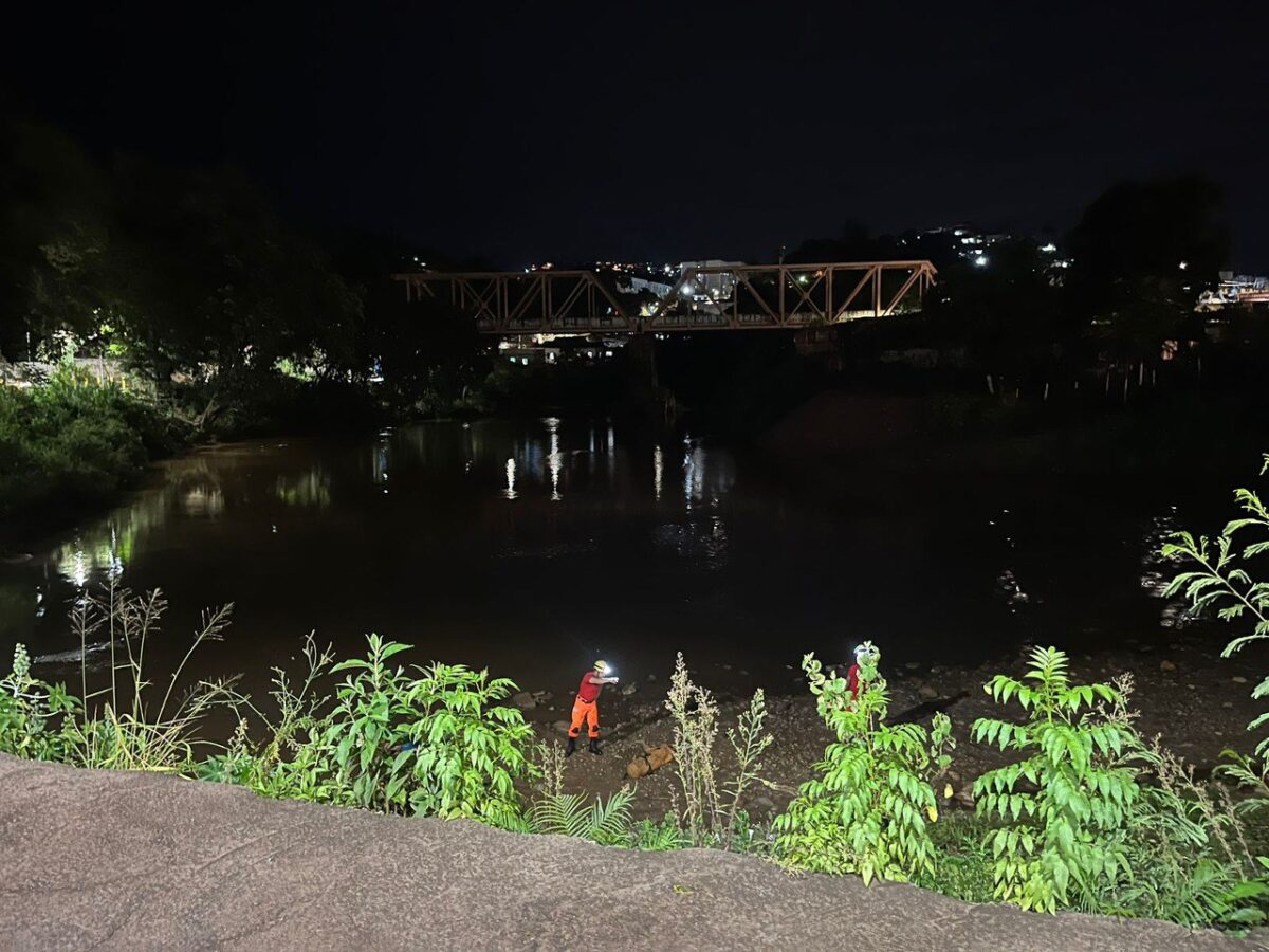 Homem com sinais de embriaguez se desequilibra e cai de altura de 8 metros na Grande BH