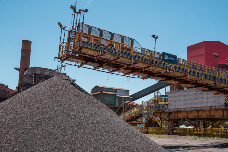 Impulsionado pela indústria, PIB de Minas Gerais cresce 2,8% em 2024