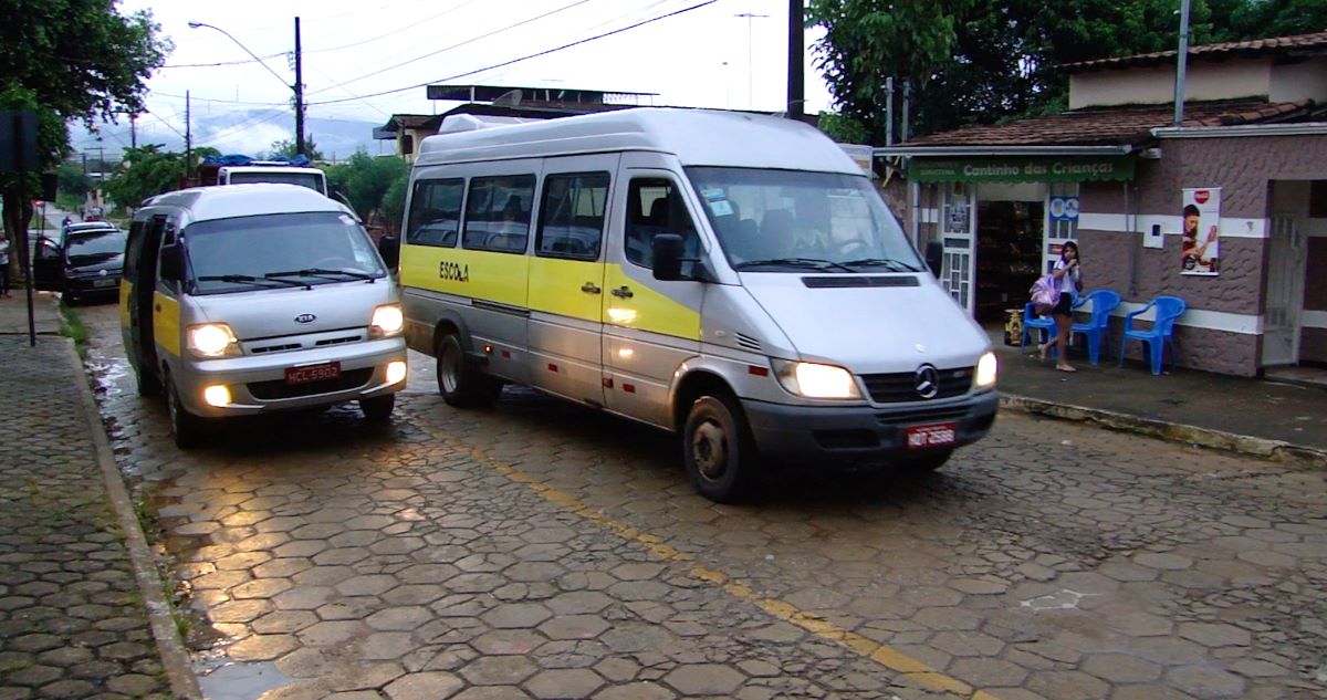 Fabriciano: motoristas e proprietários de veículos escolares já podem renovar permissões