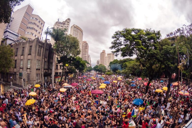 Carnaval BH 2024: bloco @bsurda cancela desfile por falta de auxílio financeiro