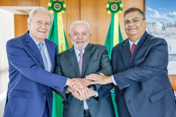 Lula anuncia Ricardo Lewandowski como novo ministro da Justiça