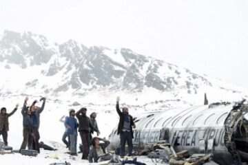 “A Sociedade da Neve”: na montanha, lições de força, esperança e humanidade