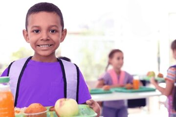 Nutricionista do Hospital Márcio Cunha dá dicas de alimentação inteligente para a volta às aulas