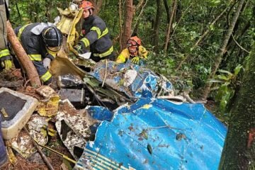 Avião de pequeno porte cai e deixa duas pessoas mortas no ABC Paulista