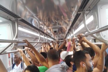 Pelo 4º dia consecutivo, metrô de BH opera com atrasos e usuários relatam trens lotados