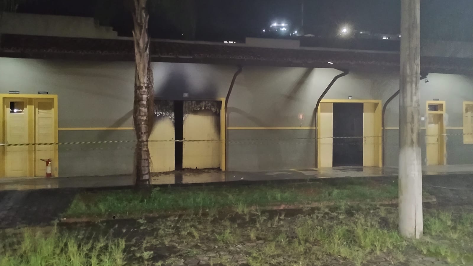 Escola que pegou fogo em Nova Era é patrimônio tombado pelo COMPHANE