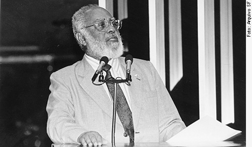 Presidente sanciona lei que inscreve Abdias do Nascimento no Livro dos Heróis e Heroínas da Pátria