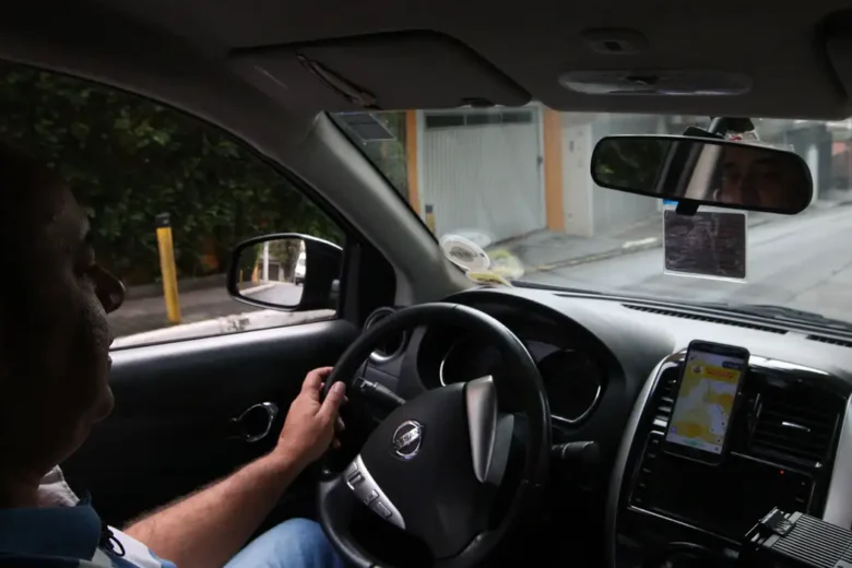 Uber: corridas devem ter ar-condicionado sem cobrança de taxa extra