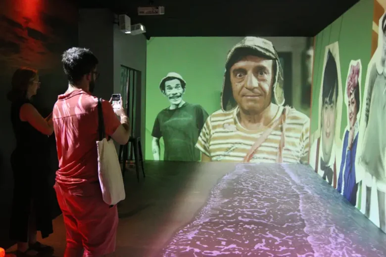 “Isso, isso, isso”: São Paulo recebe exposição sobre seriado Chaves
