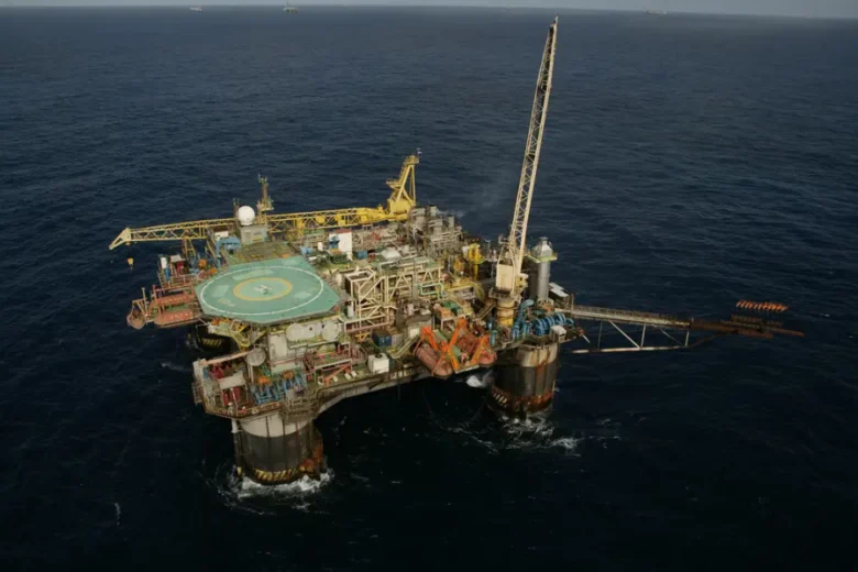 Indústrias do petróleo e da mineração reclamam de “ataque tributário”