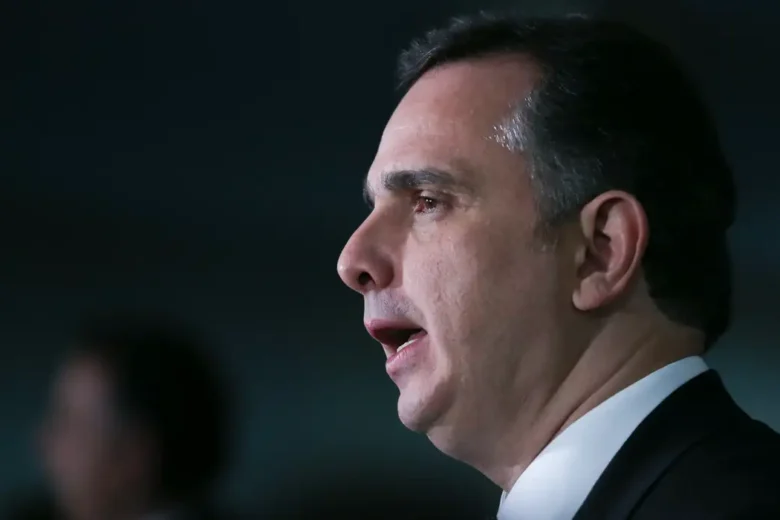 Pacheco pede ao STF a lista de parlamentares monitorados pela Abin