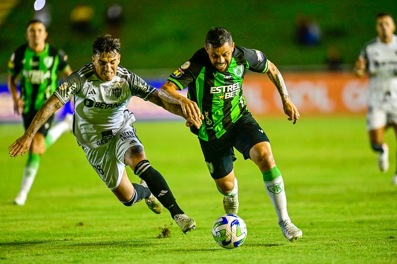 Tarde de clássico: Coelho e Galo medem forças em busca da classificação às semis do Mineiro