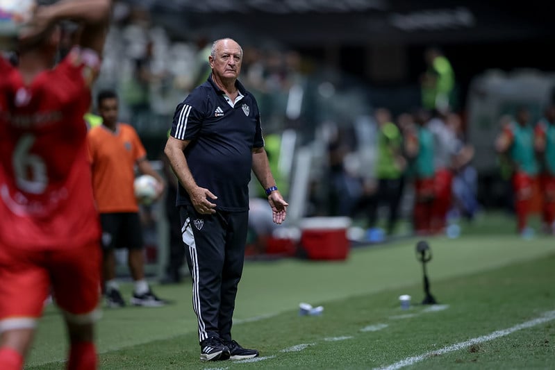 “Se não estamos conseguindo, então estamos devendo à torcida”, afirma Felipão após empate com o Tombense