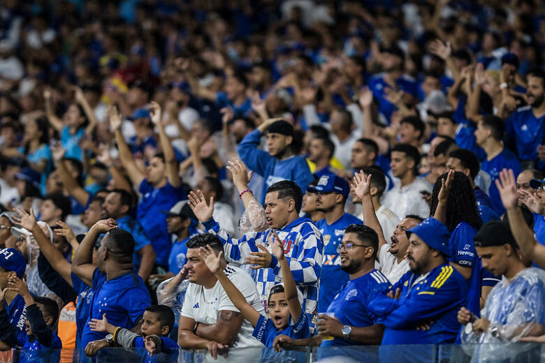 Cruzeiro vence Pouso Alegre e garante vaga na semifinal do Mineiro