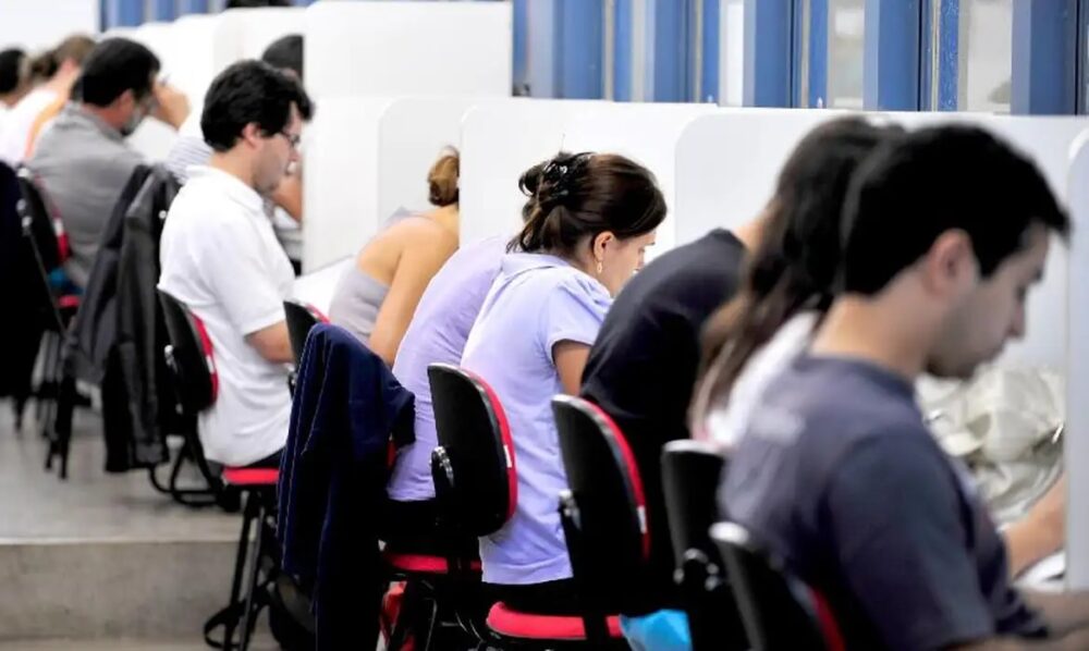 Governo de Minas homologa concurso público para enfermagem