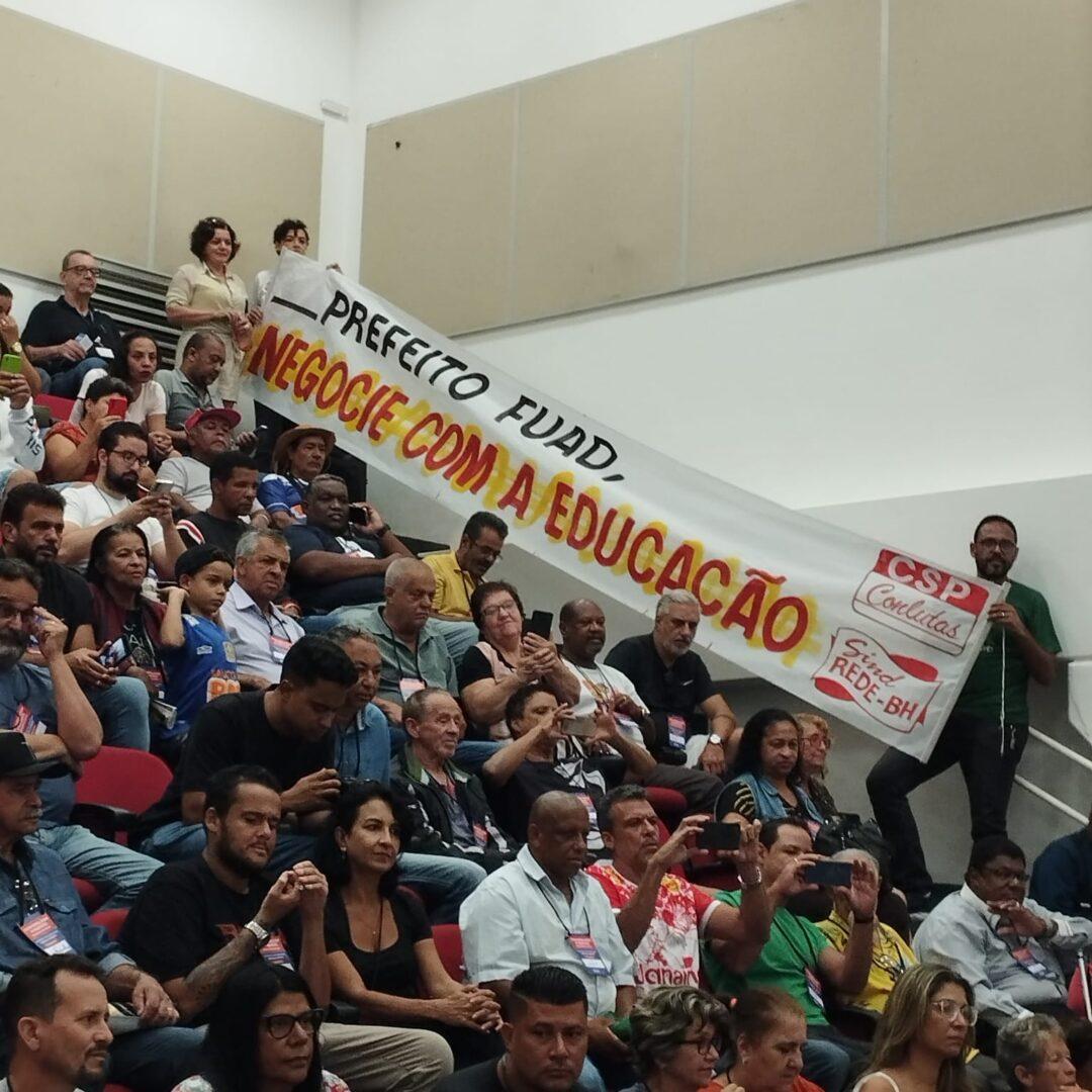 Sindicato dos Trabalhadores da Educação de BH aprova greve da categoria