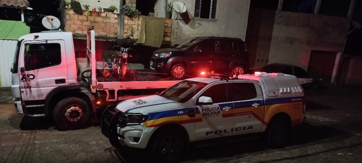 PM localiza Fiat Uno furtado na avenida Mauro Ribeiro; carro estava com suspeitos de tentativa de homicídio 
