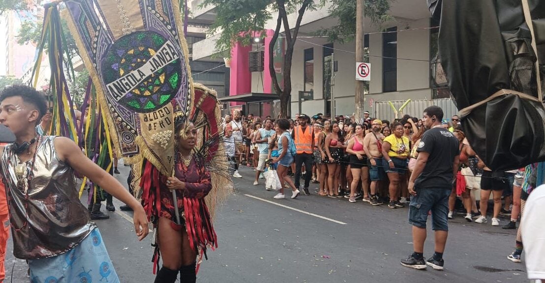 Bloco Afro Angola Janga desfila pelas ruas do Centro de Belo Horizonte; confira a galeria de fotos