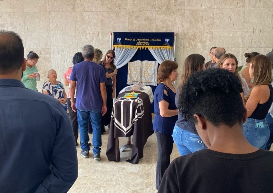 Familiares, amigos e autoridades dão o último adeus a Marconi Ferreira, filho ilustre de Itabira