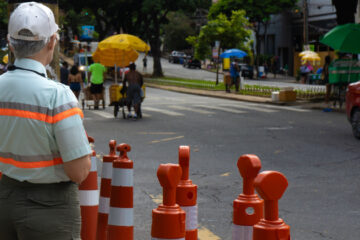 Desfiles de blocos de Carnaval alteram trânsito em alguns bairros de BH; saiba quais