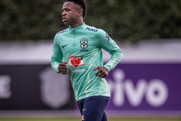 Análises técnicas sobre Vinicius Jr. não podem ser desvinculadas da luta racial em que está inserido