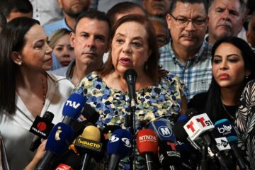 Opositora de Maduro não consegue se registrar para eleições