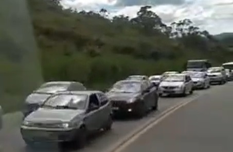 BR-381 apresenta congestionamento na volta da Semana Santa