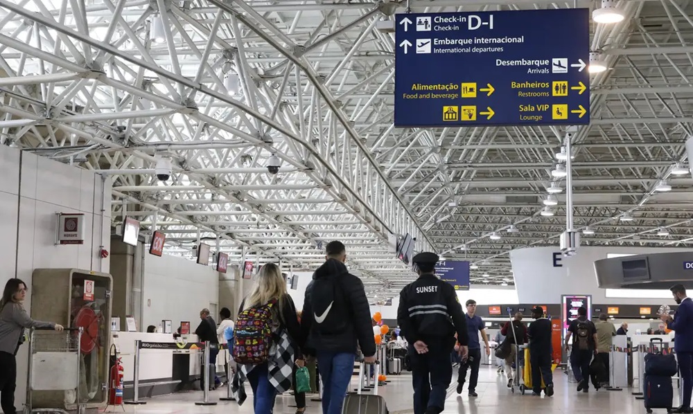 Homem é preso no Aeroporto do Galeão, transportando 3,2 kg de maconha em peixes