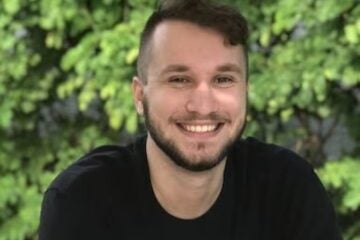 Família busca justiça após jovem ser eletrocutado em show de rock, no Rio de Janeiro